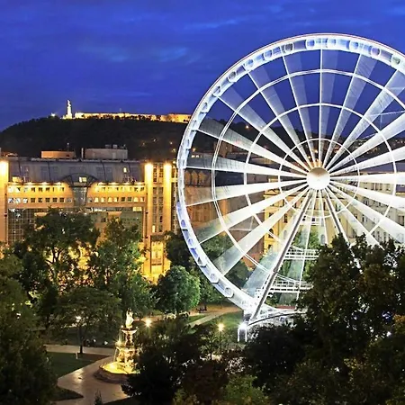 Port * Budapest